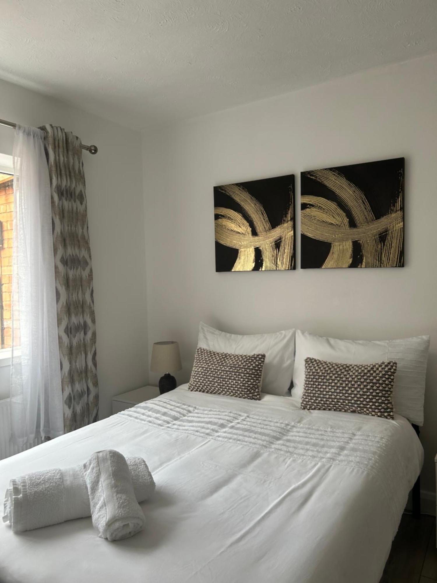 No6 Overnight Free Onsite Parking *