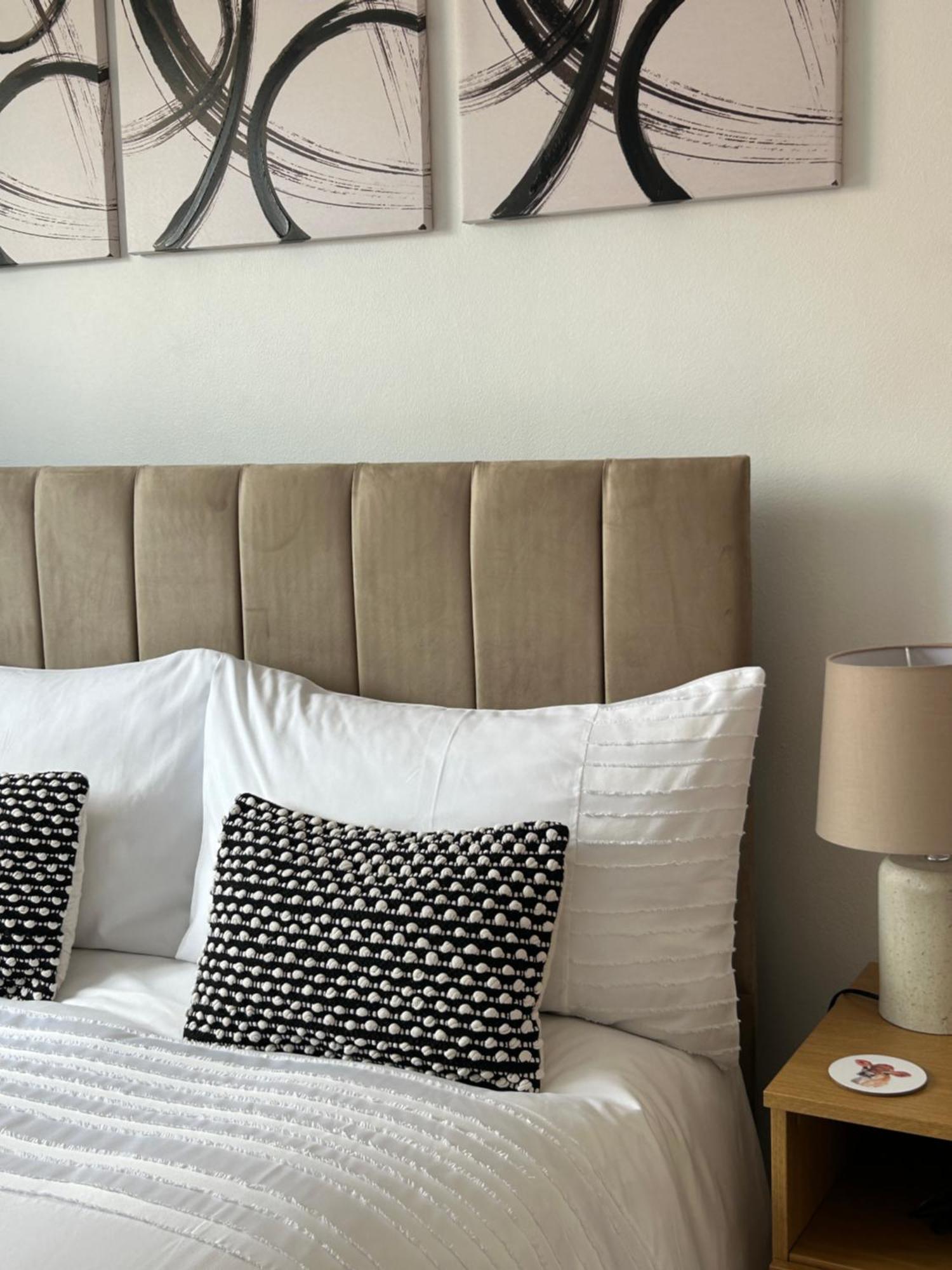 No6 Overnight Free Onsite Parking *
