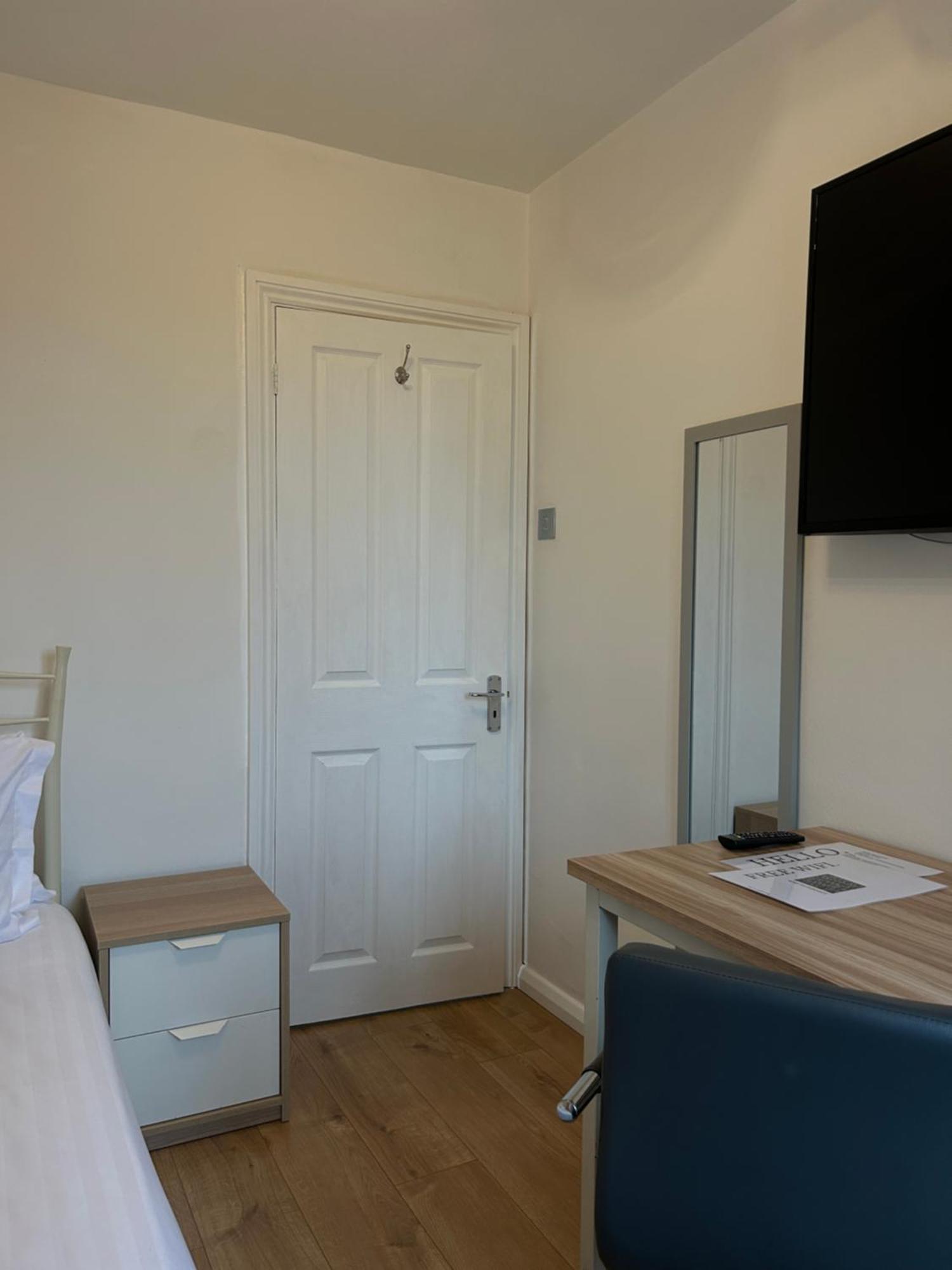 No6 Overnight Free Onsite Parking Homestay Hindlip